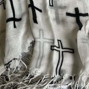 Long cross scarf